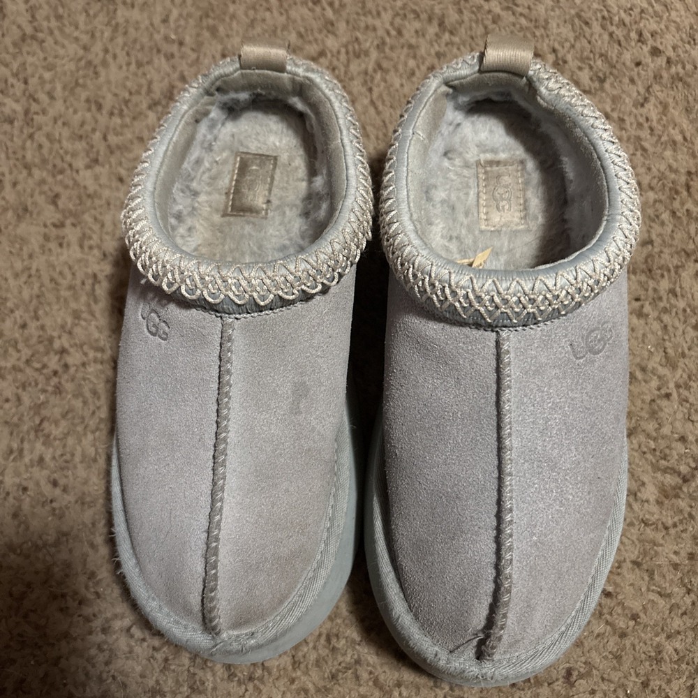 UGG Tasman Slippers Womens US Size 7 Light Blue Suede Closed Toe Comfy Slip On
